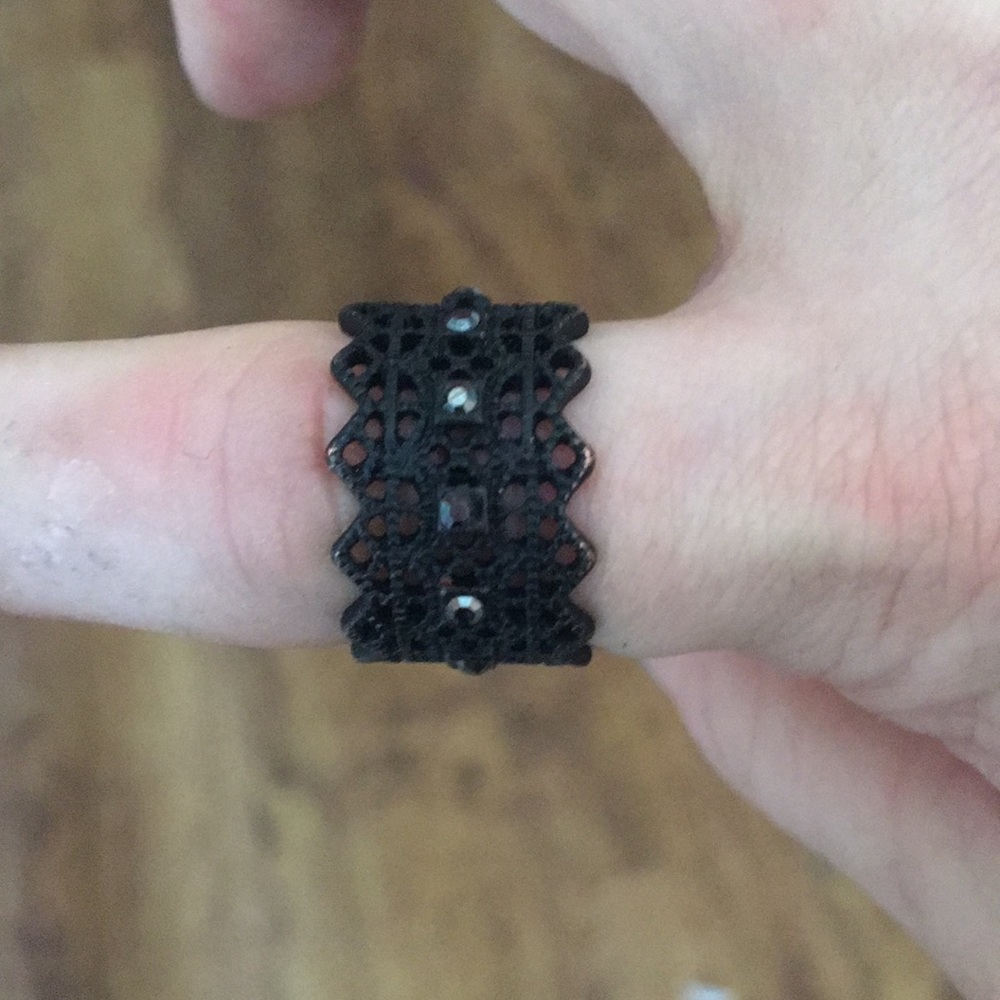 Black ring